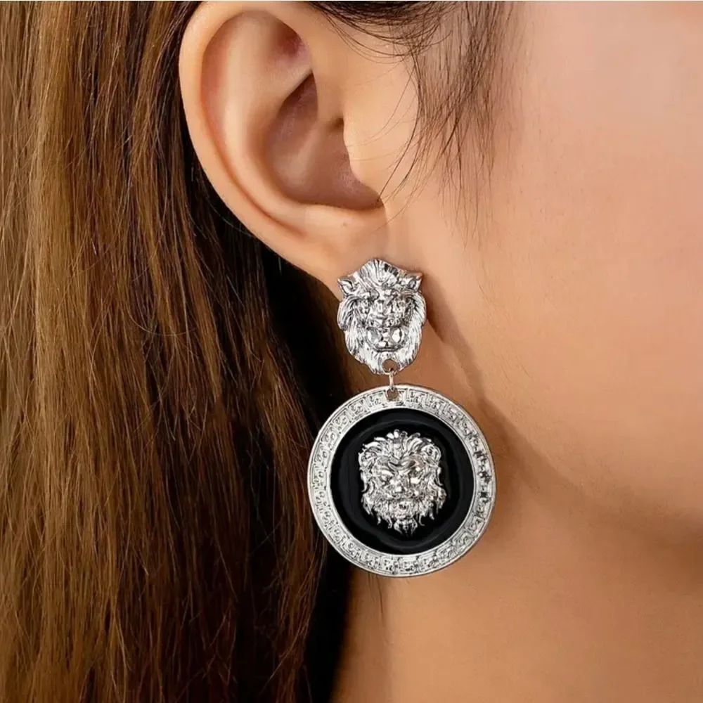 โSilverโ
LionโEarrings
